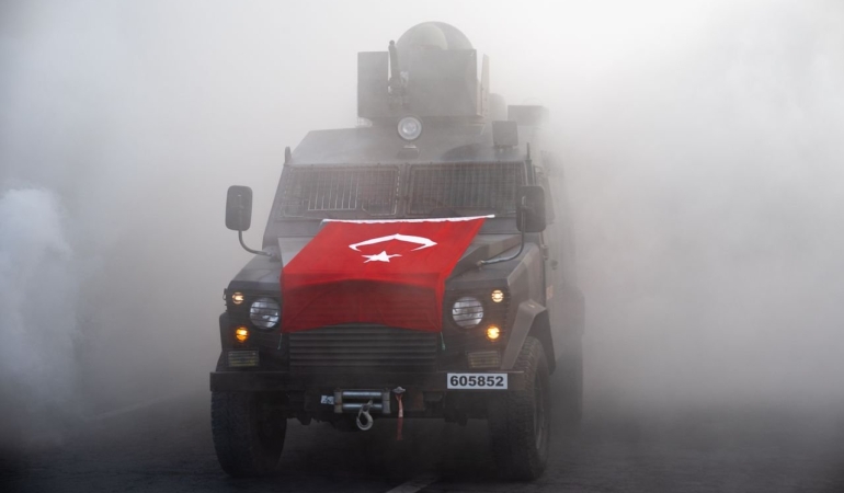 Türkiye’de ‘DEV ÇEKİRGE’ Paniği! Boyları 10 Santimetreyi Buluyor… Bakteri ve Virüs Gerçeği Ortaya Çıktı